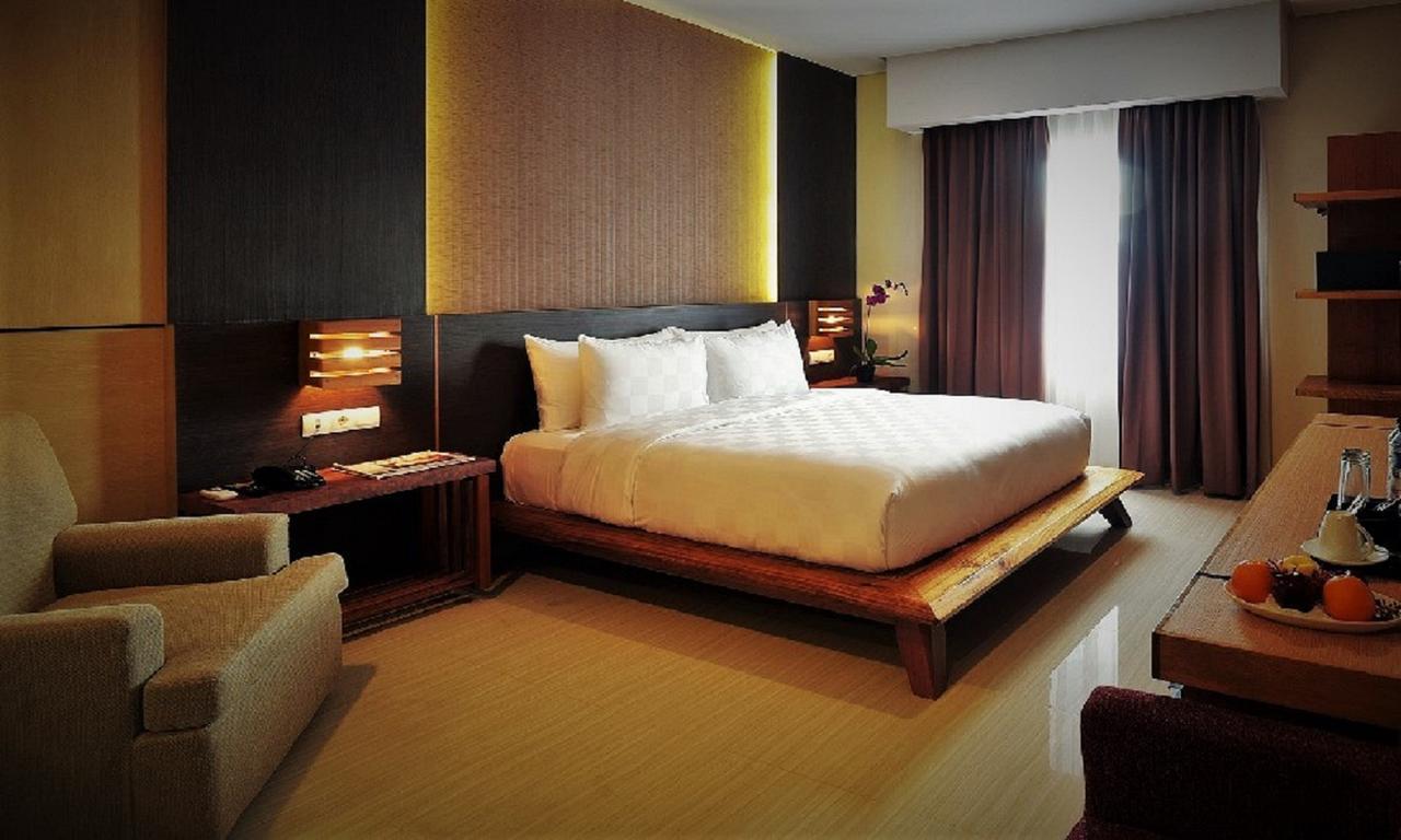 The Sya Regency Palu Hotel By Soasia Eksteriør bilde