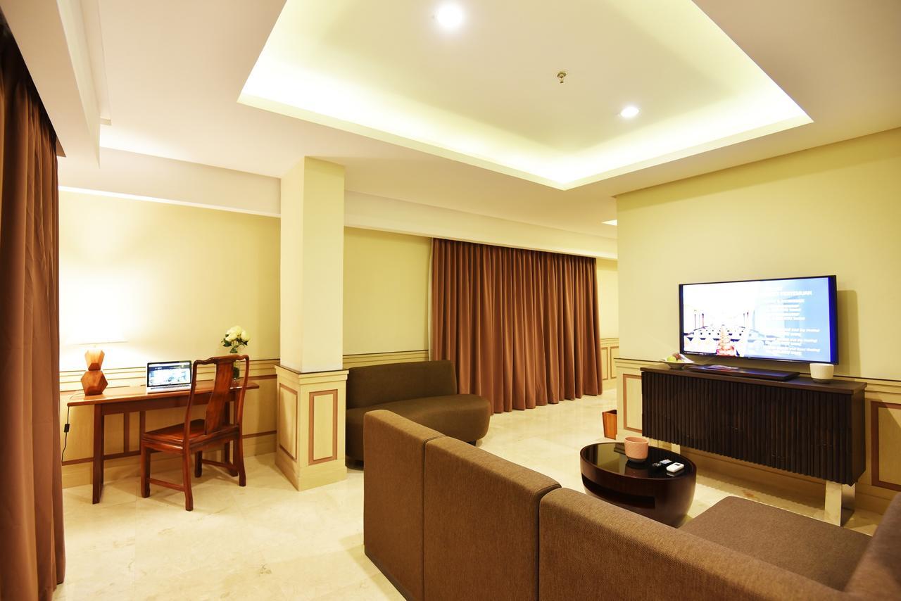 The Sya Regency Palu Hotel By Soasia Eksteriør bilde