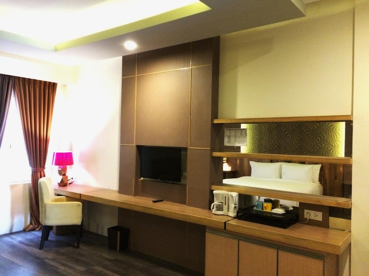 The Sya Regency Palu Hotel By Soasia Eksteriør bilde