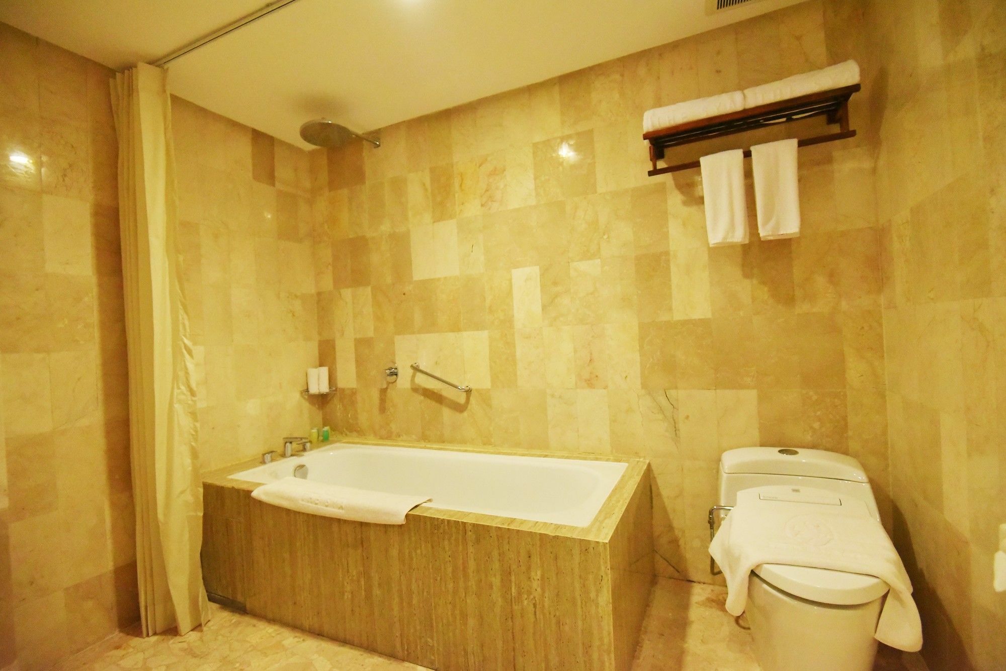 The Sya Regency Palu Hotel By Soasia Eksteriør bilde